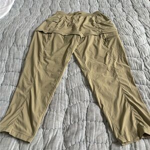 Lululemon convertible pant size 10